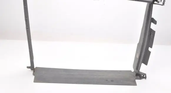 Dacia Sandero II Intercooler air channel guide 215596207R