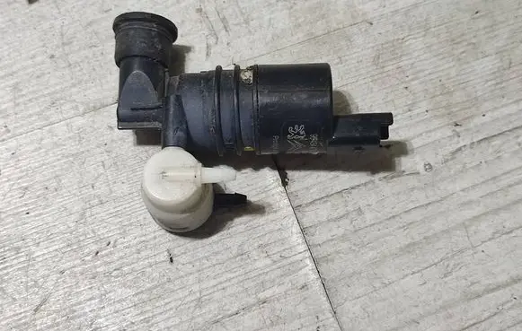 Peugeot 308 Windscreen/windshield washer pump 9643447980