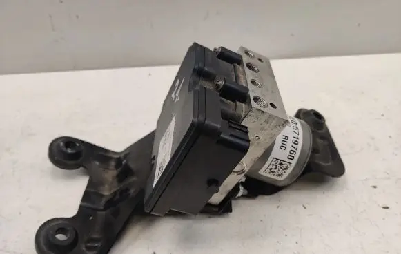 Chrysler Pacifica ABS Pump P68222745AG 68222745AG