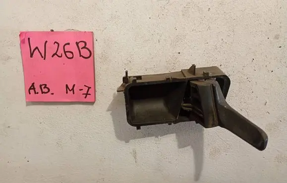 Volkswagen PASSAT B4 Front door interior handle 1212123
