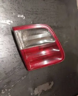 Mercedes-Benz E W210 Tailgate rear/tail lights 324627L