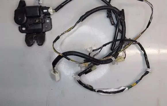 Subaru Legacy Tailgate/trunk/boot lock/catch/latch 57530AG010