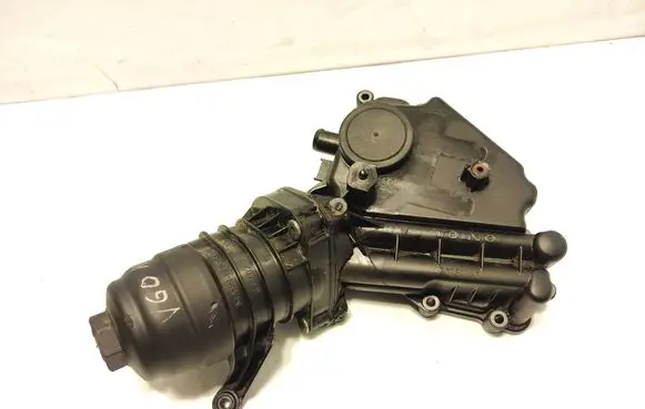 Volvo V60 Oil filter mounting bracket 30757730