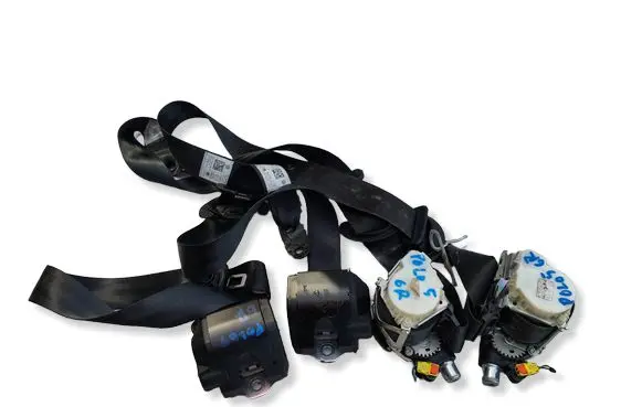 Volkswagen Polo V 6R Front seatbelt 