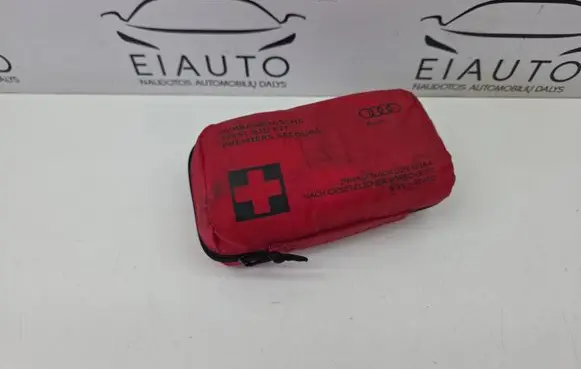Audi Q2 - First aid kit 8F0860282D