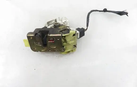 Ford Focus Front door lock XS41A21813CF
