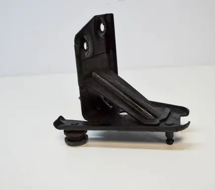 Volkswagen PASSAT B8 ABS pump bracket 5Q2614235E