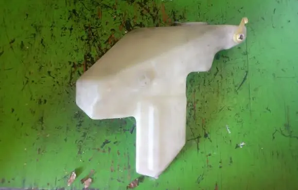 Mercedes-Benz Vaneo W414 Windshield washer fluid reservoir/tank