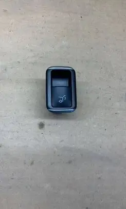 Mercedes-Benz ML W164 Tailgate opening switch A1668707610 6119