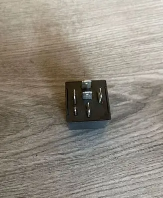 Volkswagen Golf III Other relay 357955531