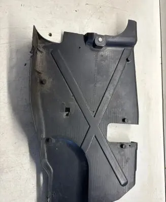 Opel Vivaro Engine splash shield/under tray 8200505043 93857407