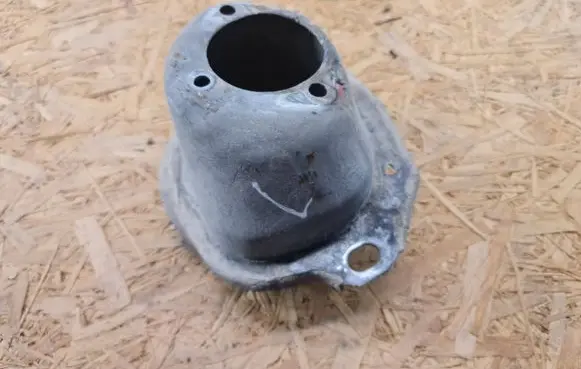 Volvo V70 Front shock absorber mounting bracket 