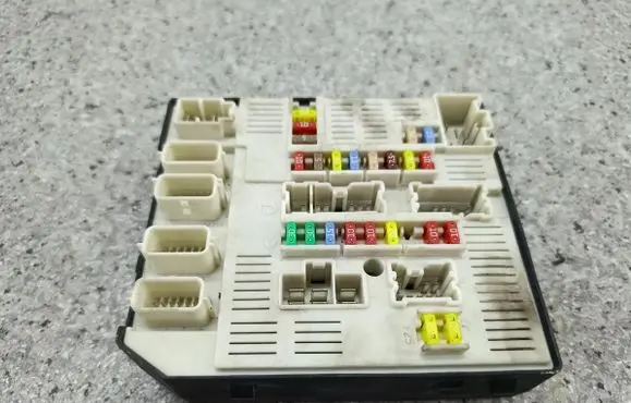 Renault Megane III Central body control module 284B60008R