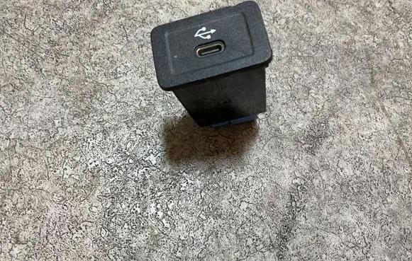USB socket connector