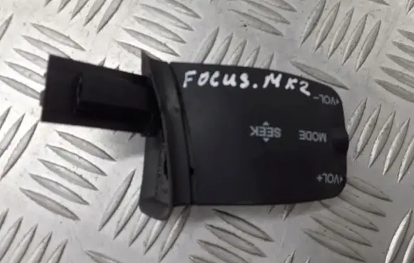 Ford Focus Multifunctional control switch/knob 758709