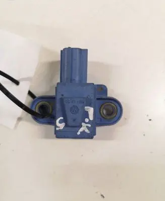 Volkswagen Golf V Airbag deployment crash/impact sensor 1K0955557A