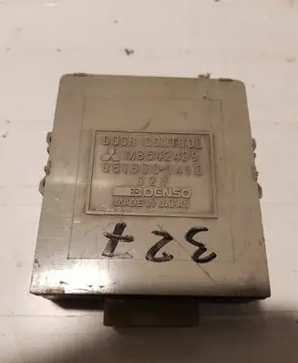 Mitsubishi Eclipse Door control unit/module 0515001410 MB5424409