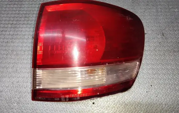 Toyota Avensis Verso Rear/tail lights