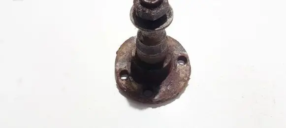 Volkswagen Jetta II Stub axle 