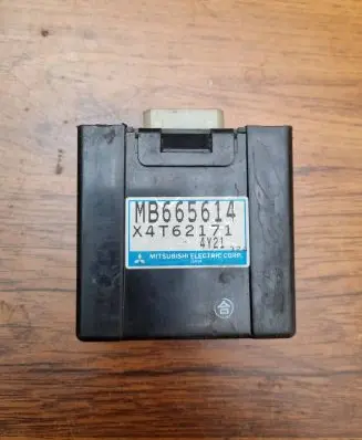 Mitsubishi Pajero Other relay MB665614 X4T62171
