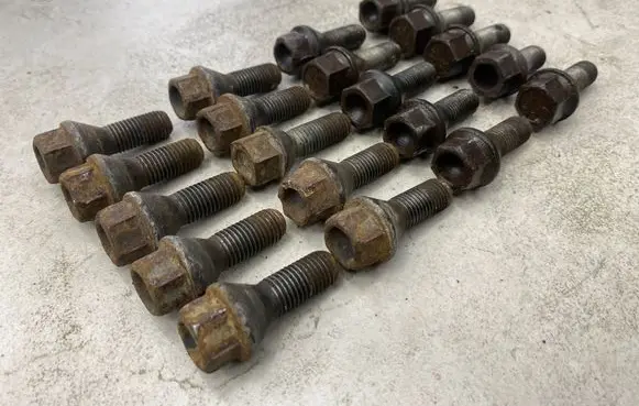 BMW 3 E90 E91 Nuts/bolts 