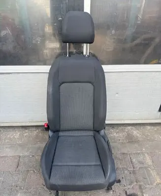 Volkswagen Golf VIII Front driver seat 