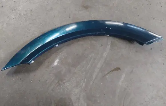 Mitsubishi Pajero Front arch trim Mr478741