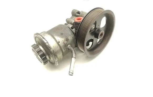 Toyota RAV 4 (XA30) Power steering pump