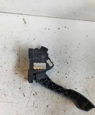 Toyota Avensis T270 Accelerator throttle pedal 7811002022