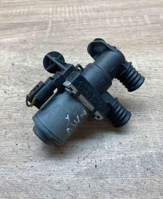 BMW 5 E39 Coolant heater control valve 8379921 1147412154