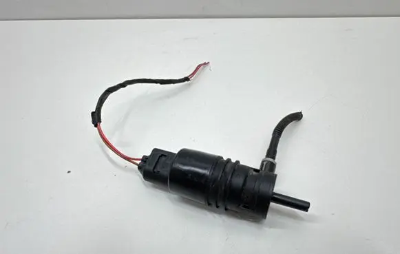 BMW 5 F10 F11 Windscreen/windshield washer pump 8362154 008017