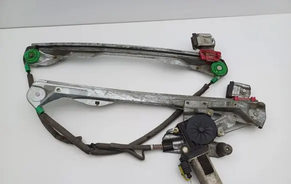 Ford Focus Front door window regulator with motor XS4123201