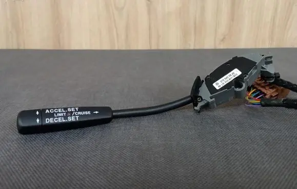 Mercedes-Benz SLK R170 Cruise control switch 2105400845 A2105400845