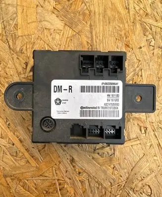Chrysler Pacifica Sliding door control unit/module 68225096AF A2C7475250600