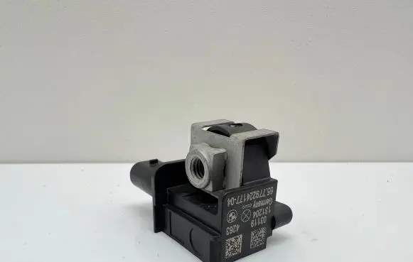 BMW 7 F01 F02 F03 F04 Airbag deployment crash/impact sensor 9224177 131204 03119