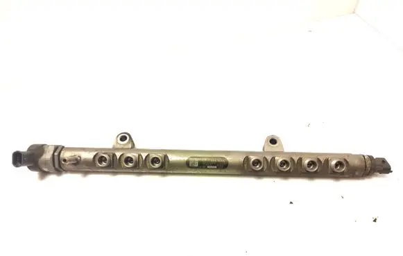 Volvo V60 Fuel main line pipe 30777759 001698L2 0445215025