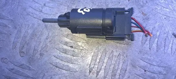 Volkswagen PASSAT B5.5 Brake pedal sensor switch 3B0945511A 19322007