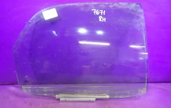 Fiat Sedici Front door window glass four-door