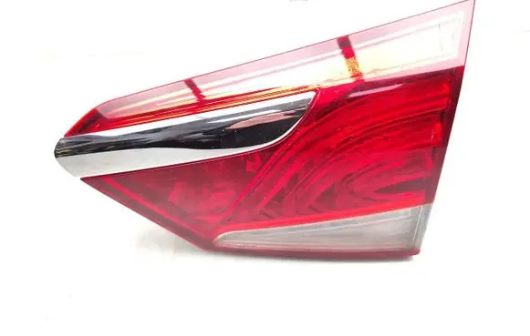 Hyundai i40 Tailgate rear/tail lights 924043Z001