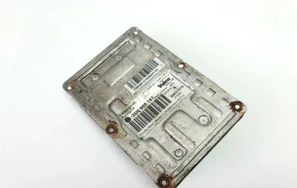 Volkswagen Phaeton Headlight ballast module Xenon 3D0909157 73010137N
