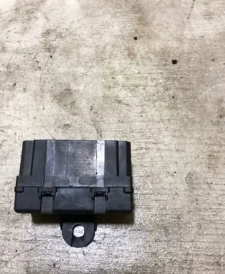 Toyota Avensis T250 Seat heating relay 875010W010 0406 209429