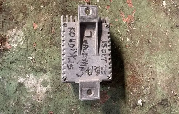 Mercedes-Benz A W168 Coolant fan relay A0275458032 E5001004 32ESG300