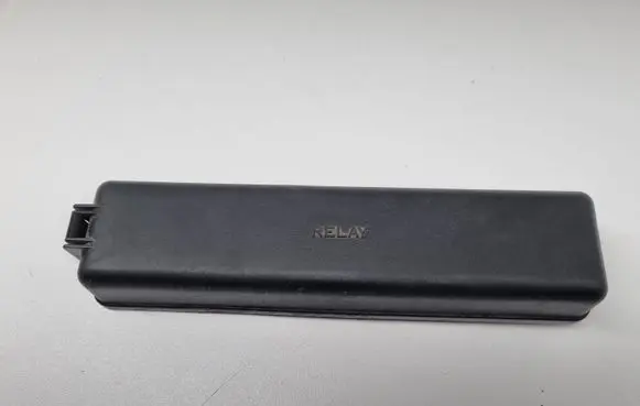Toyota Prius (NHW20) Fuse box cover 8615XA1