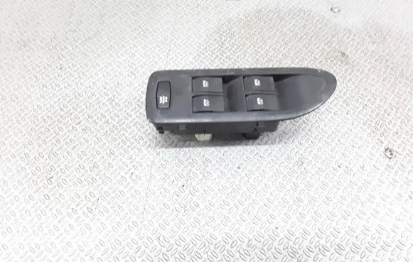 Renault Laguna II Electric window control switch 8200015085