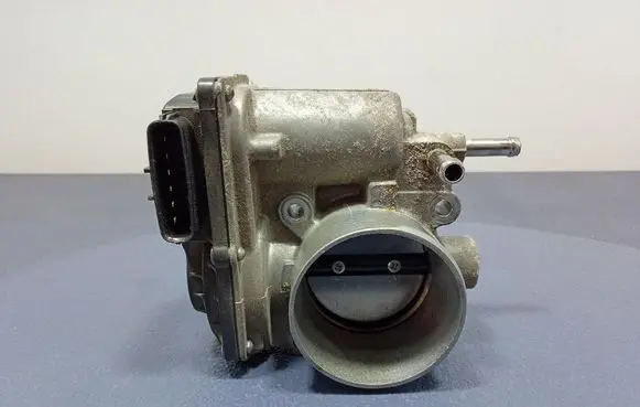 Toyota Auris E180 Throttle body valve 220300T050