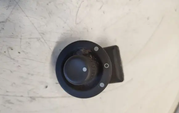 Renault Megane II Wing mirror switch 8200002442