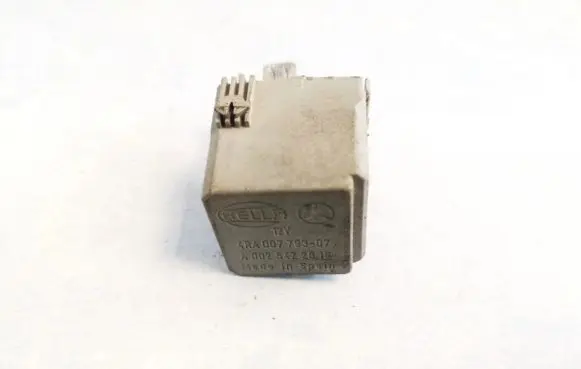 Mercedes-Benz C AMG W204 Other relay a0025422619 4ra00793-07