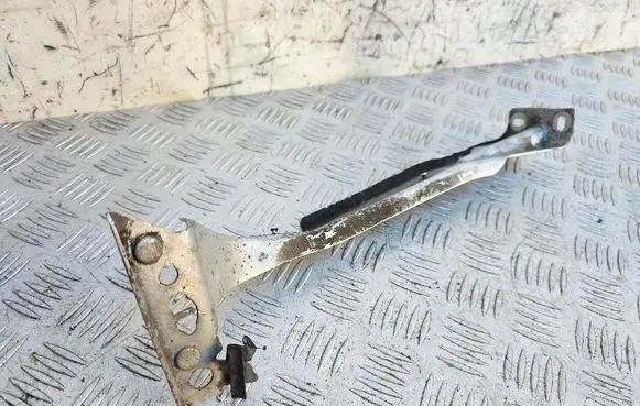 Audi A4 S4 B8 8K Fender mounting bracket 8K0821136 8K0821136J