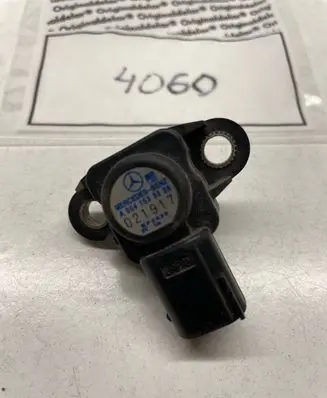 Mercedes-Benz E W211 Air pressure sensor 0041533328 A0041533328