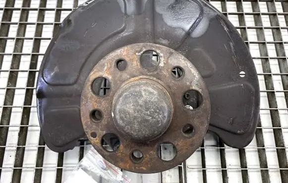 Mercedes-Benz E W212 Front wheel hub spindle knuckle